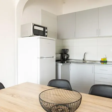 Pedro For Families By Bedzy 알부페이라