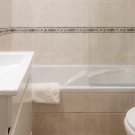 Pedro For Families By Bedzy * 알부페이라